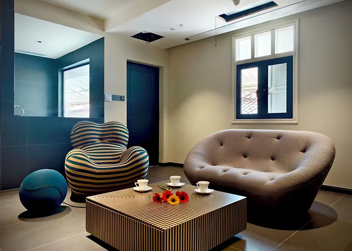Viento Redhouse Melaka By Rest Collection Hotel